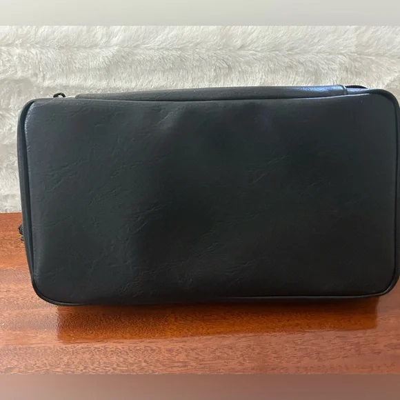 BEIS black toiletry Travel Bag in excellent condition. - Picture 9 of 9